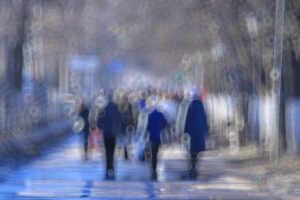blurred background defocusing city people crowd
